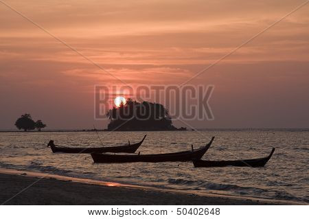 Sunset, Nai Yang