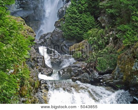 Водопады в Stehekin, штат Вашингтон