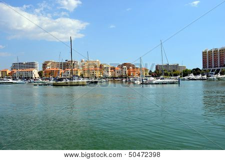 Motorbåtar i Vilamoura Semesteranläggning