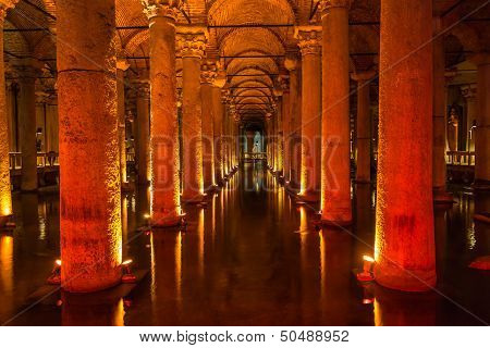 Underground Basilica Cistern (yerebatan Sarnici) In Istanbul, Turkey