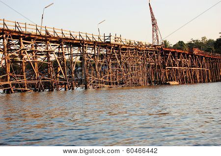 Mon Bridge Uttamanusorn, longest wooden bridge