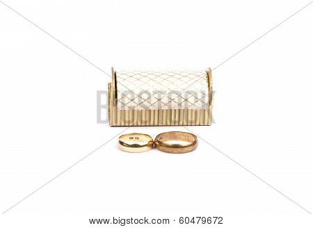 Arrangement With Wedding Rings