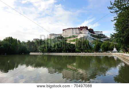 potala palace lake,tibet ,china
