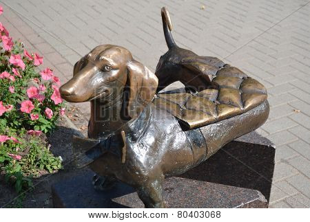 Monument Dachshund