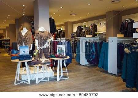 DUSSELDORF - SEP 16: Dusseldorf shop interior on September 16, 2014 in Dusseldorf, Germany. Dusseldorf is an international business and financial centre and renowned for its fashion and trade fairs