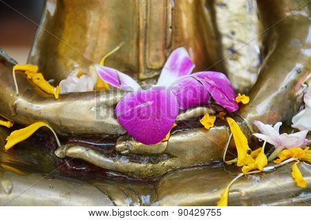garland on Buddha hand