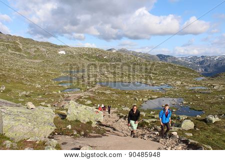 Way to the Trolltunga.