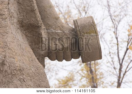 A Hand Grenade With The Rear Side Of The Sculpture "stand To Death" In The Square Stood Th