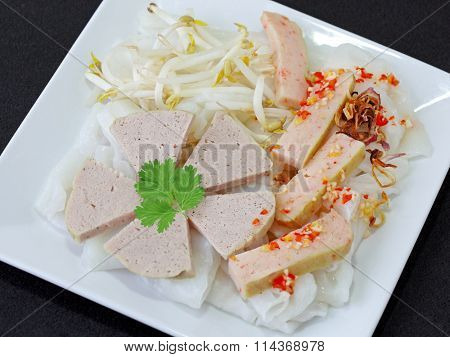 Rice cake with shrimp paste