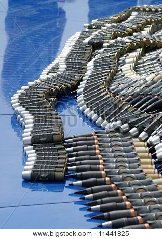 กระสุนมีมากขนาดใหญ่-caliber