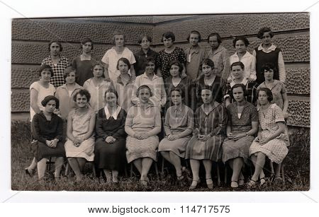 Vintage photo shows a group of girls