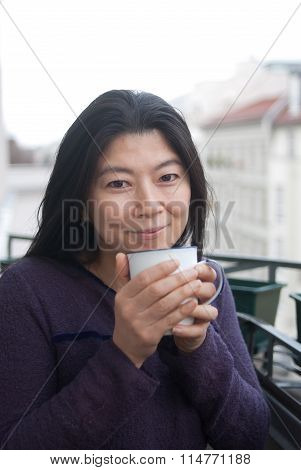 Young Japanese Woman Drink Tea