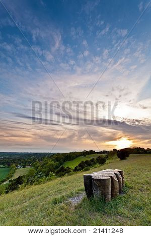 North Downs při západu slunce