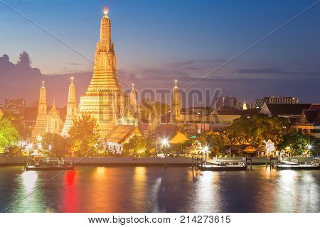 Night twilight Arun temple historic buddish landmark Bangkok Thailand