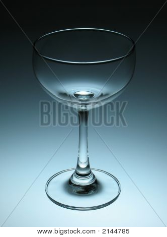 Copo de vinho vazio