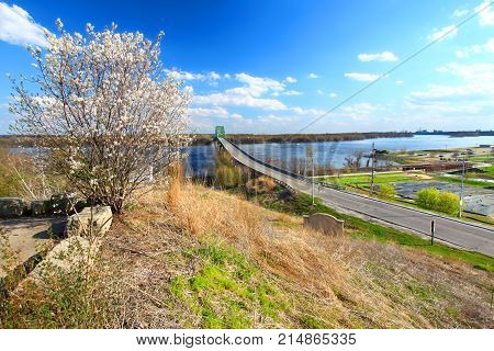 Scenic view of the Norbert F. Beckey Bridge over the Mississippi River from the Mark Twain Overlook in Iowa