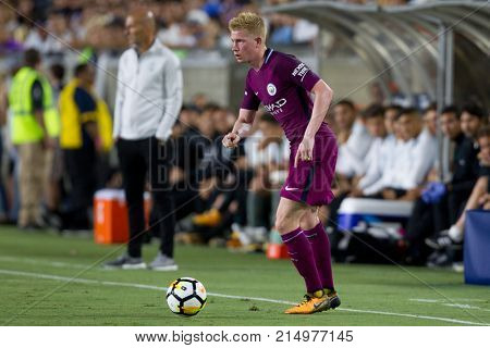 LOS ANGELES, CA - JULY 26: Kevin De Bruyne during the 2017 International Champions Cup game between Manchester City and Real Madrid on July 26th 2017 at the Los Angeles Memorial Coliseum.