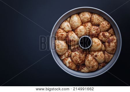 Monkey Bread with Caramel and Cinnamon