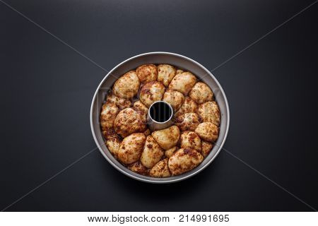 Monkey Bread with Caramel and Cinnamon