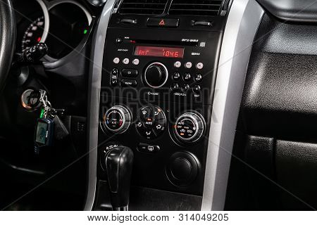 Novosibirsk, Russia - July 08, 2019: Suzuki Grand Vitara, Close-up Of The Dashboard, Adjustment Of T