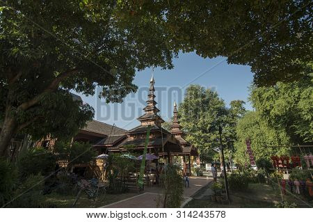 Thailand Phrae Wat Jom Sawan
