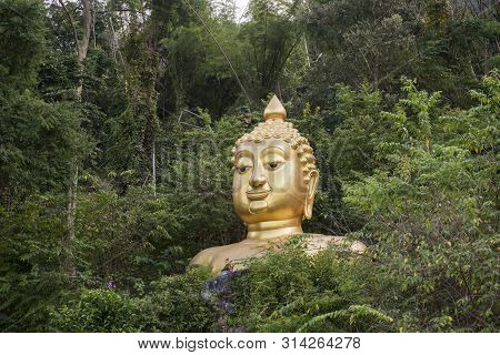 Thailand Phrae Wat Phra That In Khaen Temple