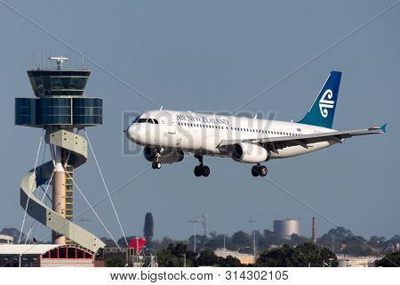 Sydney, Australia - October 7, 2013: Air New Zealand Airbus A320 Twin Engined Commercial Airliner Ta