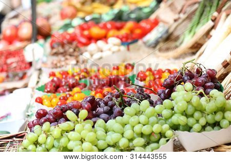 Grapes Fruits Display Marche Des Enfants Rouges Market Paris France