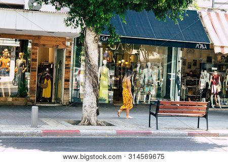 Tel Aviv Israel July 29, 2019 View Of Unknowns Israeli People Walking On Dizengoff Street At Tel Avi