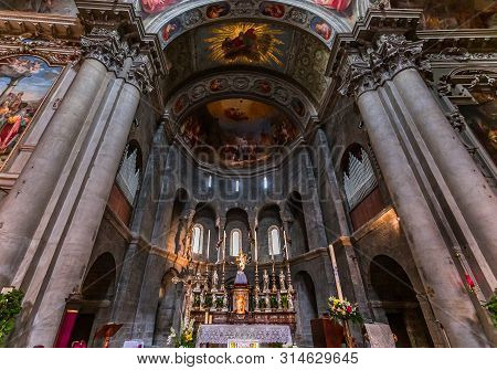 Basilica San Fedele, Como, Italy