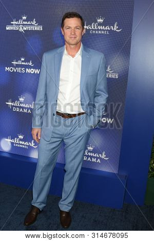 LOS ANGELES - JUL 26:  Eric Close at the Hallmark Summer 2019 TCA Party at the Private Residence on July 26, 2019 in Beverly Hills, CA