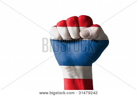 Puño pintada con colores de la bandera de Tailandia