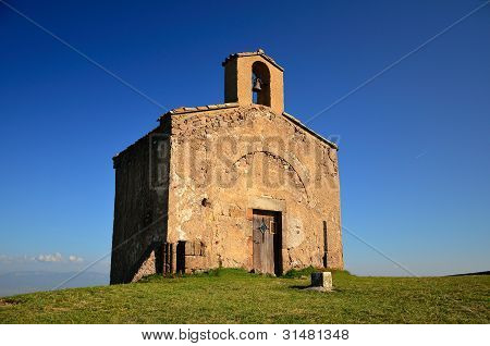 Meget gammel kirke