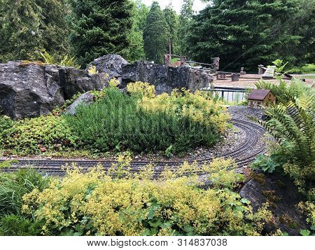 Garden Railway In The Mainau Kids World Adventure Playground Or Garteneisenbahn Im Mainau-kinderland