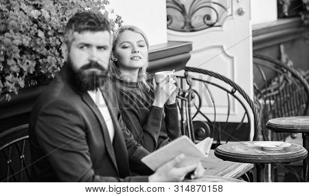 Apps Normal Way To Meet And Connect With Other Single People. Strangers Meet Become Acquaintances. M