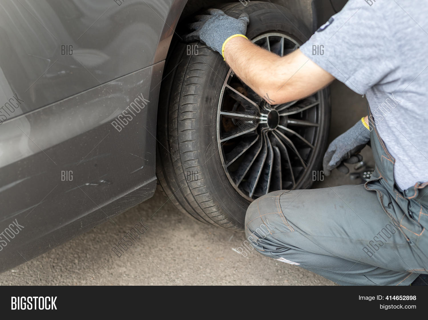 Car Wheel Repair Shop Image & Photo (Free Trial) Bigstock