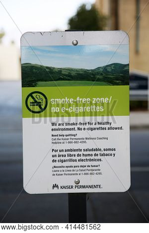 Pasadena CA - MARCH 26, 2021: Kaiser Permanente Smoke Free and Vape Free Zone in Pasadena California. Editorial Use Only.