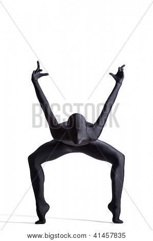 黒タイツで人間のシルエットに合わせて