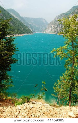 Søen Pivsko i Montenegro