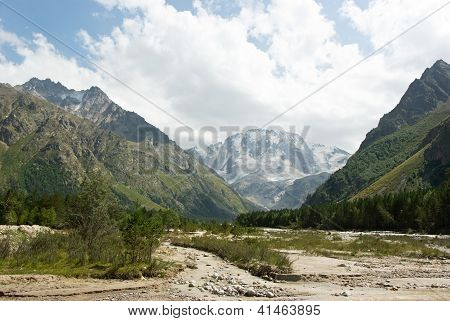 หุบเขา Adyr su Kabardino-balkaria (รัสเซีย)