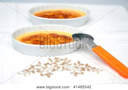 Две карамели Флан десерт