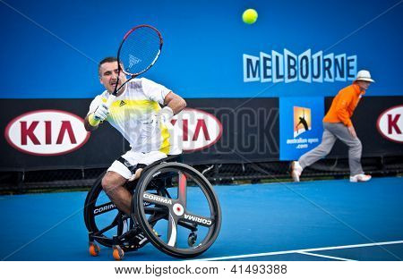 MELBOURNE - 26 de janeiro: Runner-ip Stephane Houdet da França em cadeira de rodas de meens final a 201