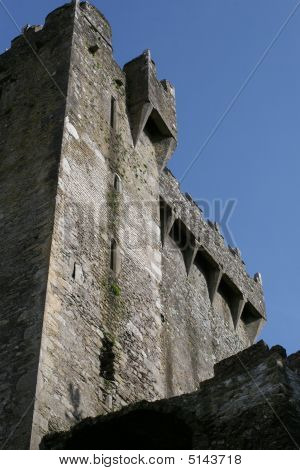 Castello Abstract