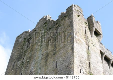 Torre Aquila
