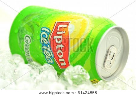 Can of Lipton Ice Tea drink on ice