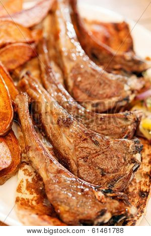 grilled ribs with vegetables
