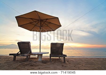 Relaxing chair and umbrella