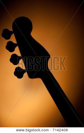 4-string jazz bass silhouette elszigetelt háttér fény