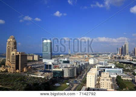 Pohled na Dubaj Al Barsha a oblast Jumeirah