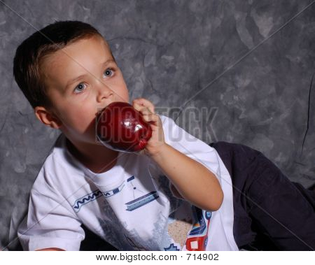 Ragazzo con Apple